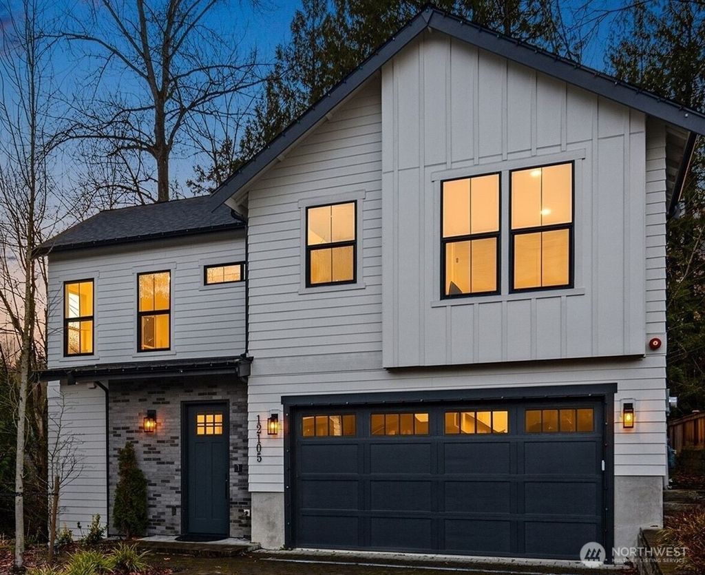 Photo of 12105 NE 105th Street, Kirkland, WA 98033 (MLS # 2479075)