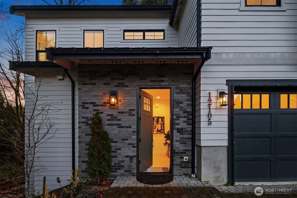 Photo of 12105 NE 105th Street, Kirkland, WA 98033 (MLS # 2479075)