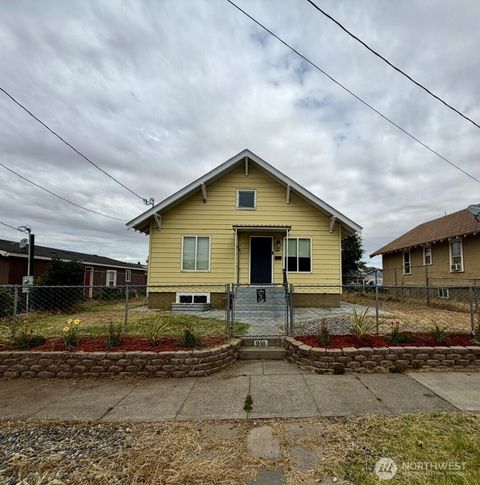 Photo of 918 W Chestnut Street, Walla Walla, WA 99362 (MLS # 2544051)