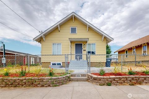 Photo of 918 W Chestnut Street, Walla Walla, WA 99362 (MLS # 2544051)