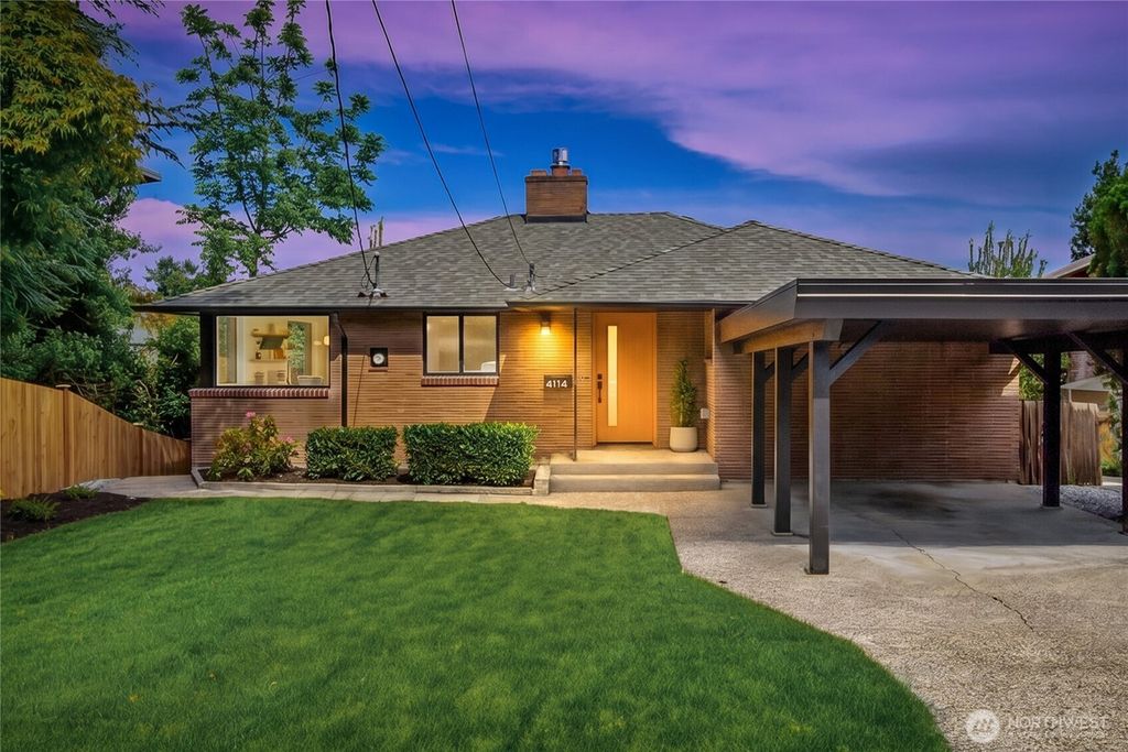 Photo of 4114 48th Avenue S, Seattle, WA 98118 (MLS # 2526567)
