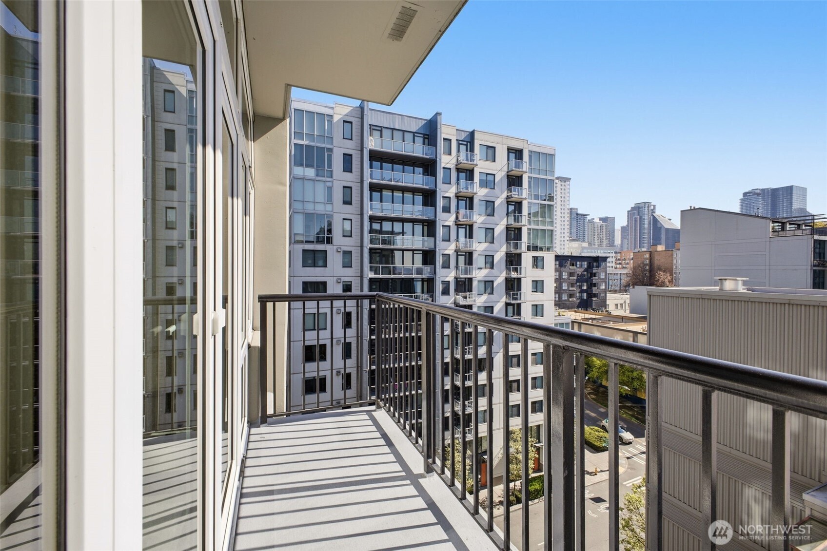 2717 Western Avenue 8020