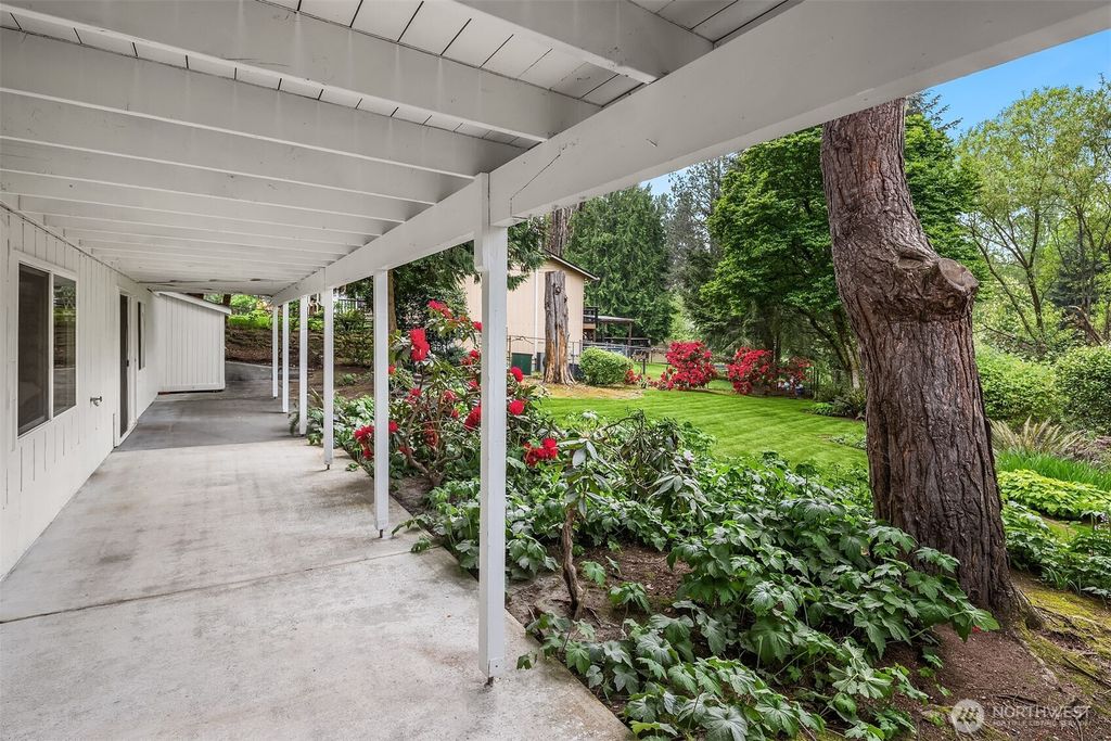 Photo of 10922 NE 133rd Street, Kirkland, WA 98034 (MLS # 2518420)