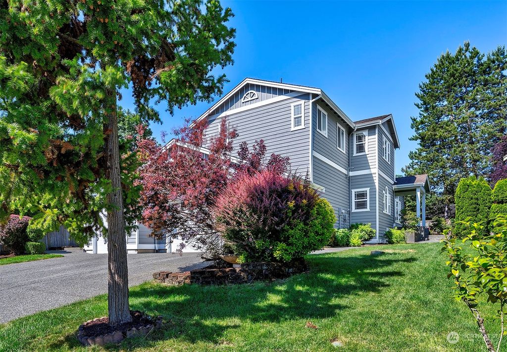 Photo of 7025 150th Avenue NE, Redmond, WA 98052 (MLS # 2254818)
