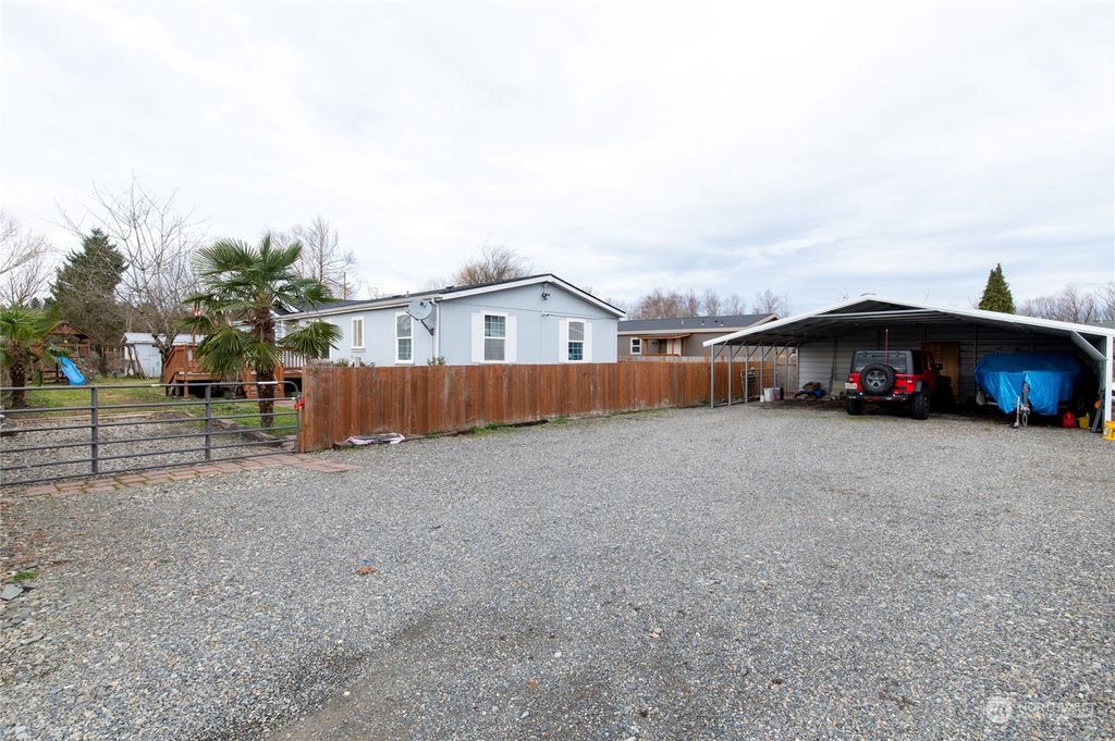Photo of 120 Butte Avenue, Pacific, WA 98047 (MLS # 2024497)