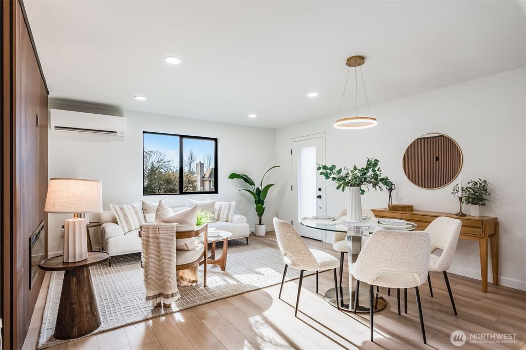 Photo of 4922 NE 20th Place, Renton, WA 98059 (MLS # 2471524)