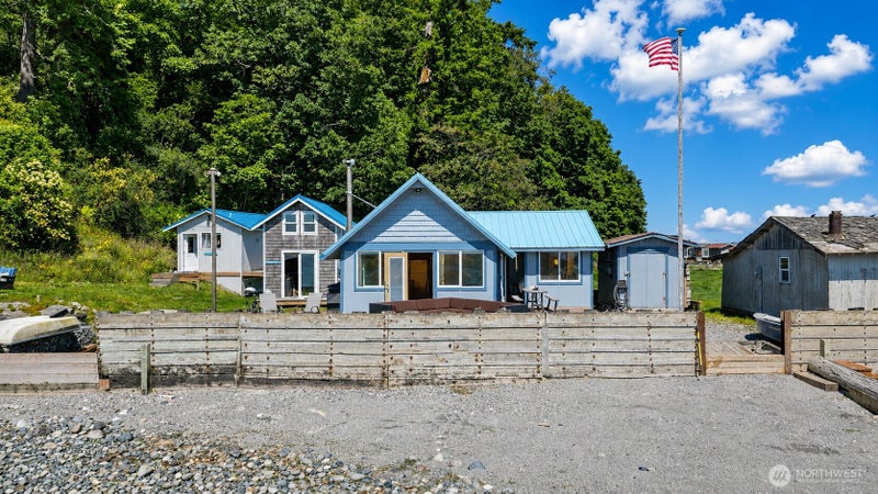 2 S Pilchuck Ave