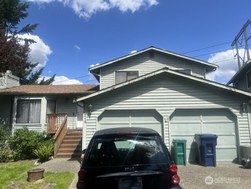 Photo of 16914 126th Avenue NE, Woodinville, WA 98072 (MLS # 2549465)