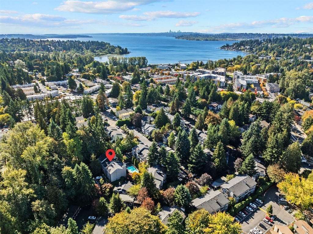 Photo of 12044 100th Avenue NE #H102, Kirkland, WA 98034 (MLS # 2594810)