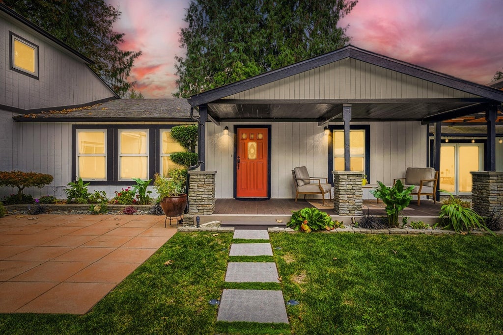 Photo of 18824 SE 164TH Street, Renton, WA 98058 (MLS # 2597959)