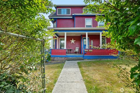 Photo of 211 E 3rd Street, Aberdeen, WA 98520 (MLS # 2421166)