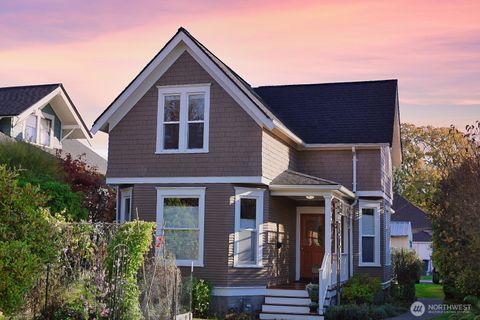 Photo of 2416 Lafayette Street, Bellingham, WA 98225 (MLS # 2452314)