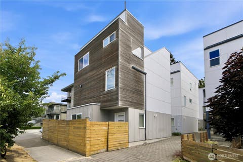 Photo of 11530 Greenwood Avenue N, Seattle, WA 98133 (MLS # 2563484)