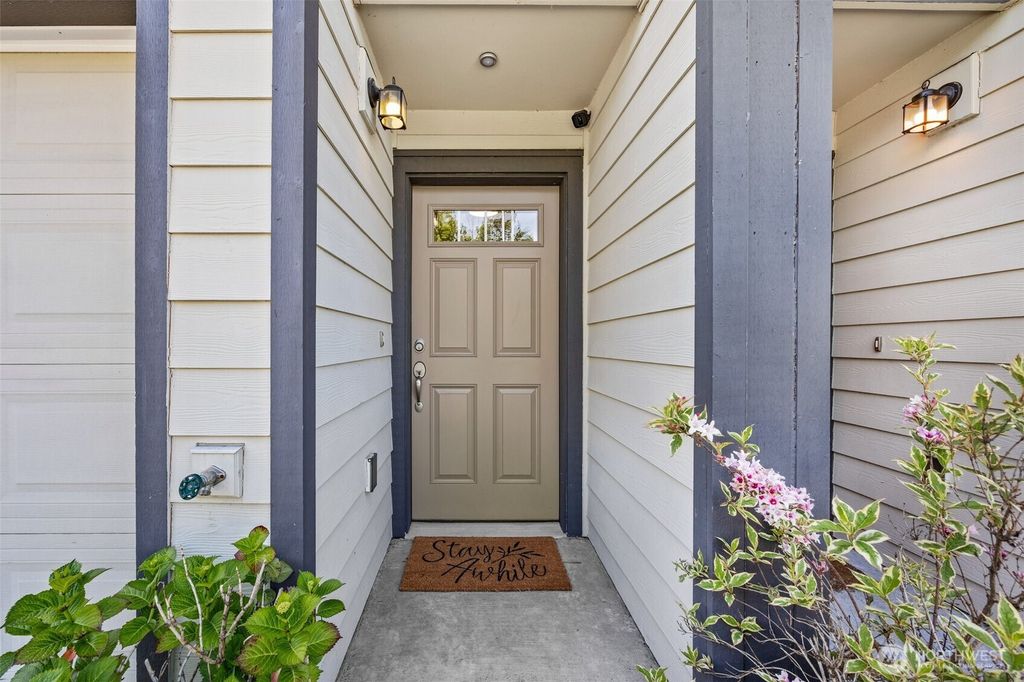 Photo of 7165 27th Avenue SW, Seattle, WA 98106 (MLS # 2382052)