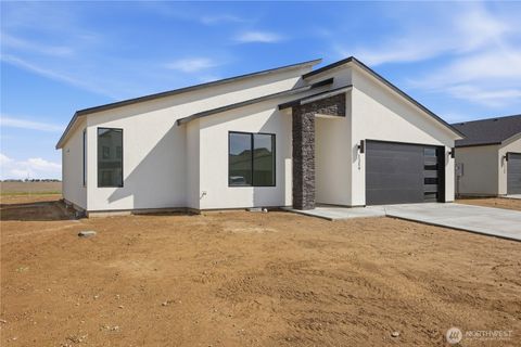 Photo of 4307 W Surf Scoter Street, Moses Lake, WA 98837 (MLS # 2502733)