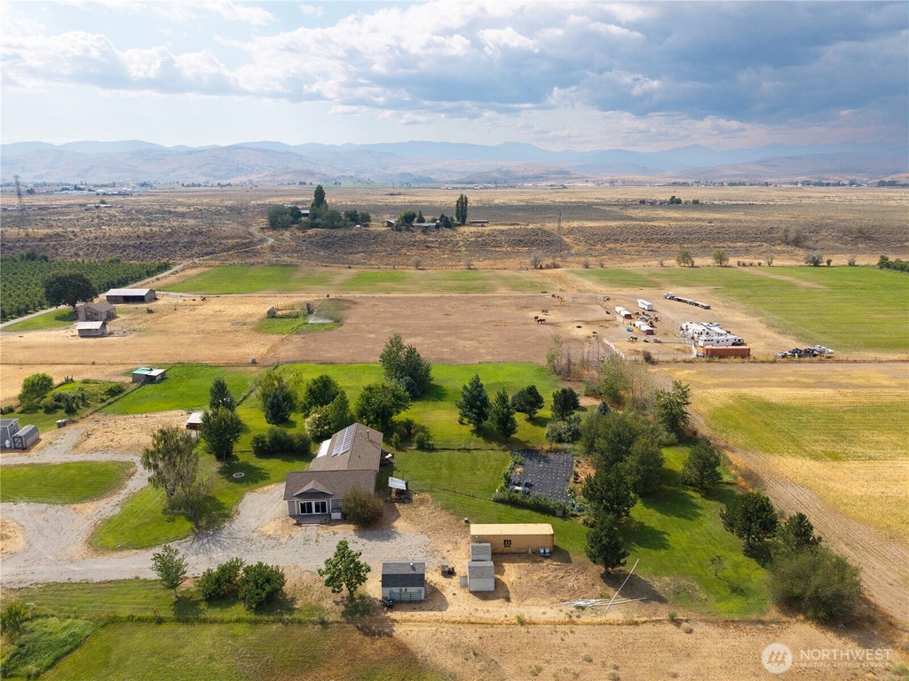 Photo of 6 Peacock Lane, Omak, WA 98841 (MLS # 2583166)