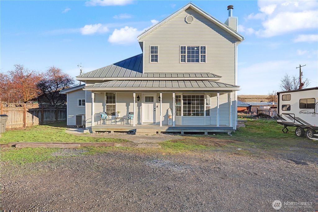 Photo of 225 S D Street, Washtucna, WA 99371 (MLS # 2487253)