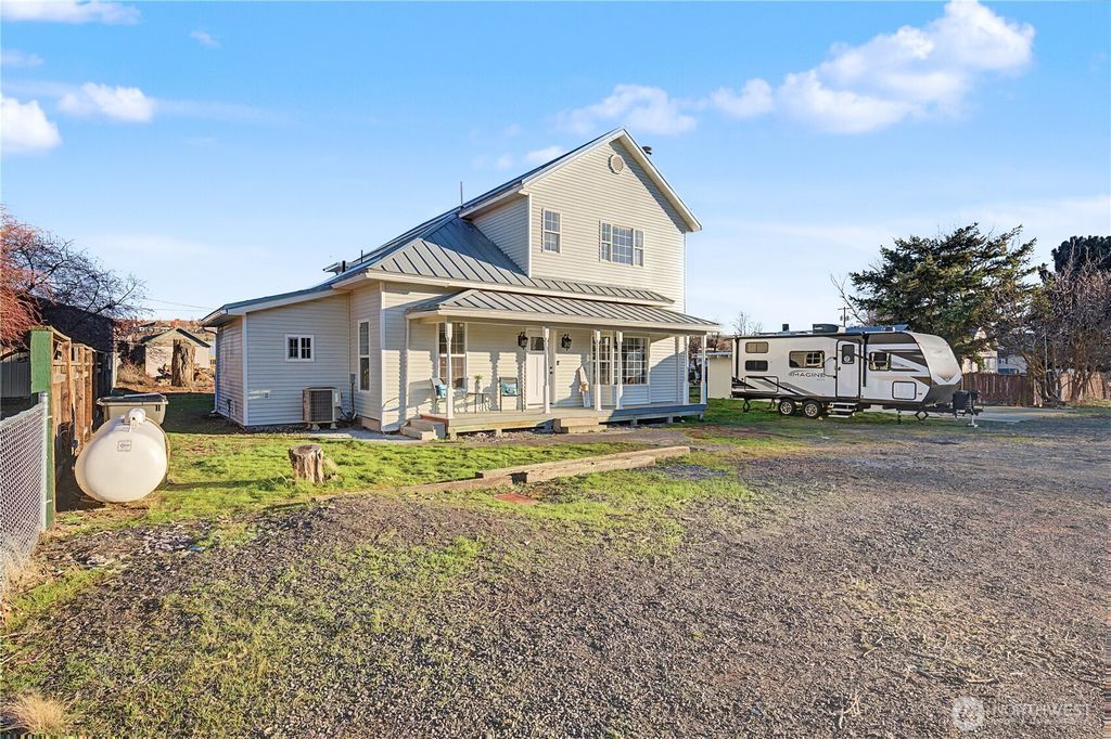 Photo of 225 S D Street, Washtucna, WA 99371 (MLS # 2487253)