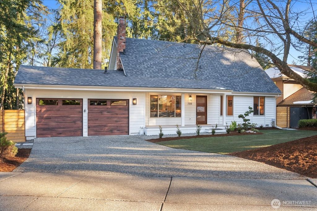 Photo of 204 Bremerton Avenue SE, Renton, WA 98059 (MLS # 2332186)