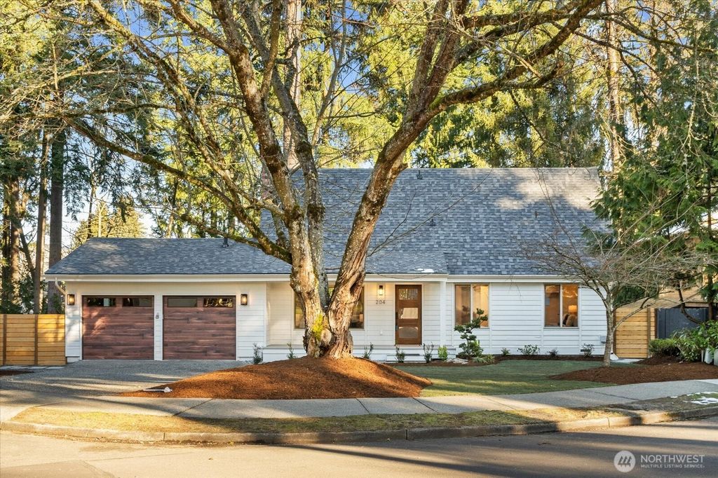 Photo of 204 Bremerton Avenue SE, Renton, WA 98059 (MLS # 2332186)