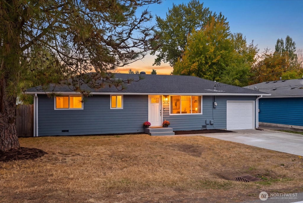 Photo of 619 93rd Street SW, Everett, WA 98204 (MLS # 2587092)