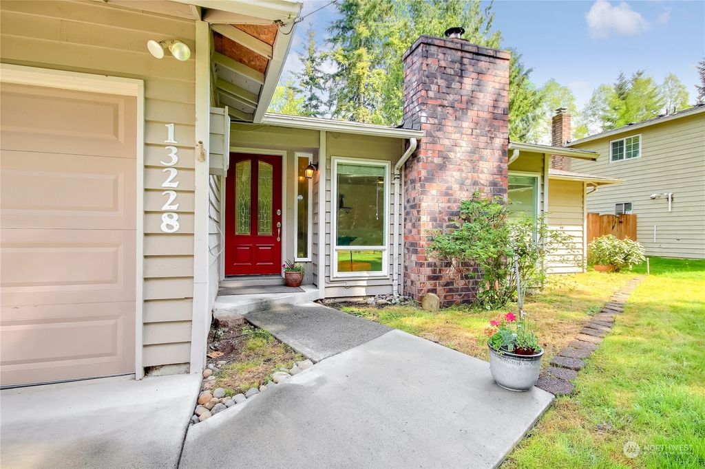 Photo of 13228 SE 276th Street, Kent, WA 98042 (MLS # 2227433)