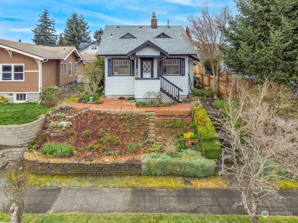 Photo of 2428 Cedar Street, Everett, WA 98201 (MLS # 2212266)