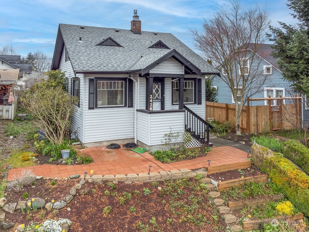 Photo of 2428 Cedar Street, Everett, WA 98201 (MLS # 2212266)