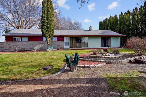 Photo of 4059 NE Dunn Street, Moses Lake, WA 98837 (MLS # 2486957)