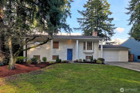 Photo of 6124 123rd Avenue NE, Kirkland, WA 98033 (MLS # 2481153)
