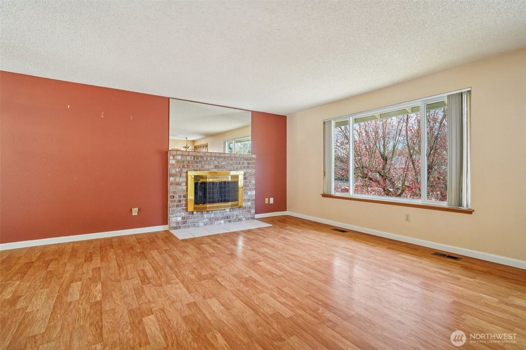 Photo of 21428 124th Avenue SE, Kent, WA 98031 (MLS # 2472711)