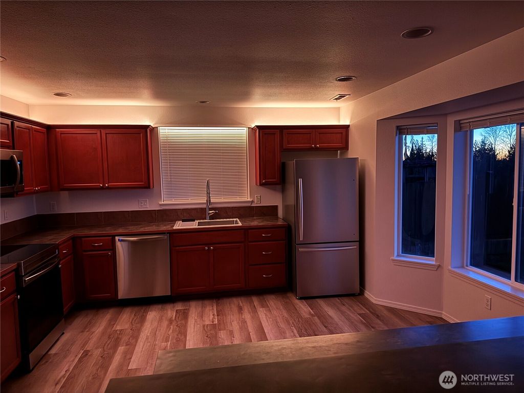 Photo of 6916 84th Avenue NE, Marysville, WA 98270 (MLS # 2332385)