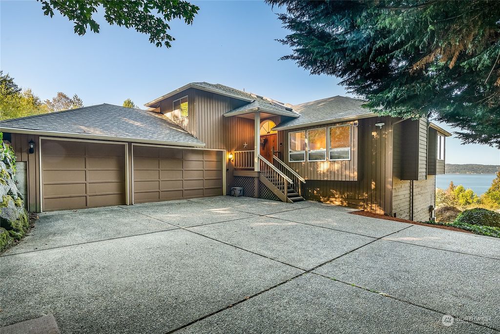 Photo of 9013 61st Place W, Mukilteo, WA 98275 (MLS # 2006284)