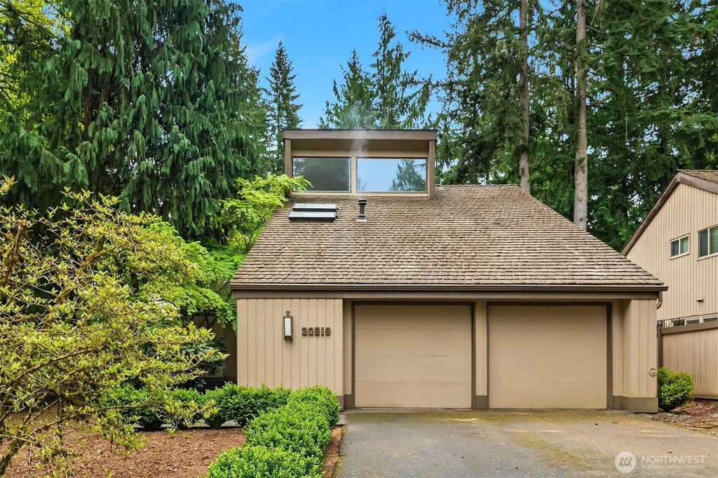 Photo of 20819 NE 25th Street, Sammamish, WA 98074 (MLS # 2510149)