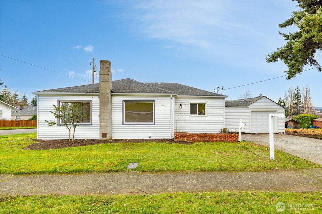 Photo of 603 N 8th Street, Mount Vernon, WA 98273 (MLS # 2476546)