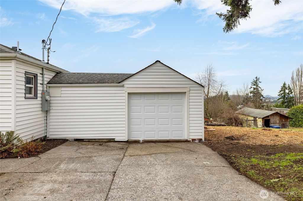Photo of 603 N 8th Street, Mount Vernon, WA 98273 (MLS # 2476546)