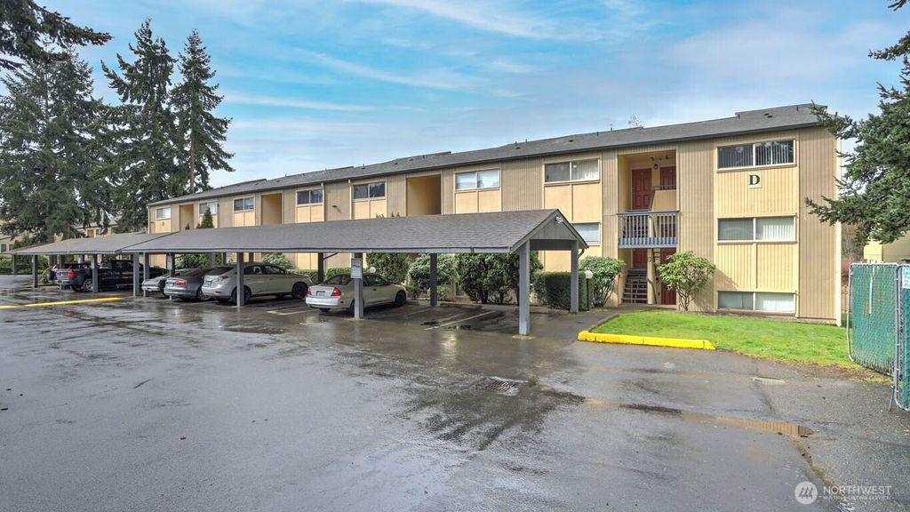 Photo of 31003 14th Avenue S #D 13, Federal Way, WA 98003 (MLS # 2489867)