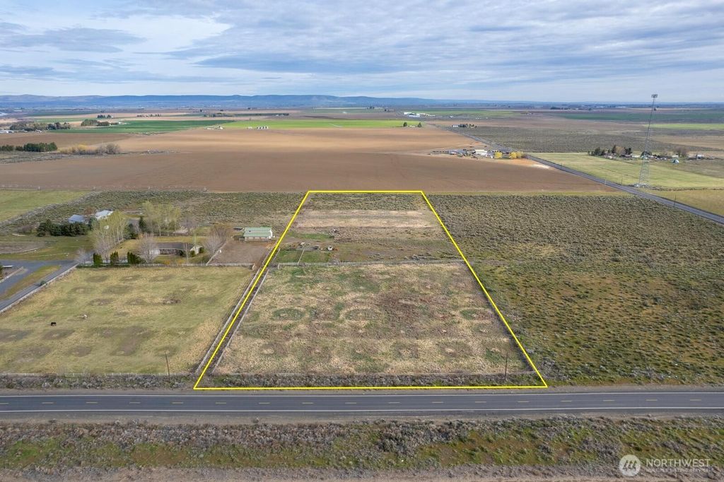 Photo of 5200 NW N Frontage Road W, Ephrata, WA 98823 (MLS # 2501608)