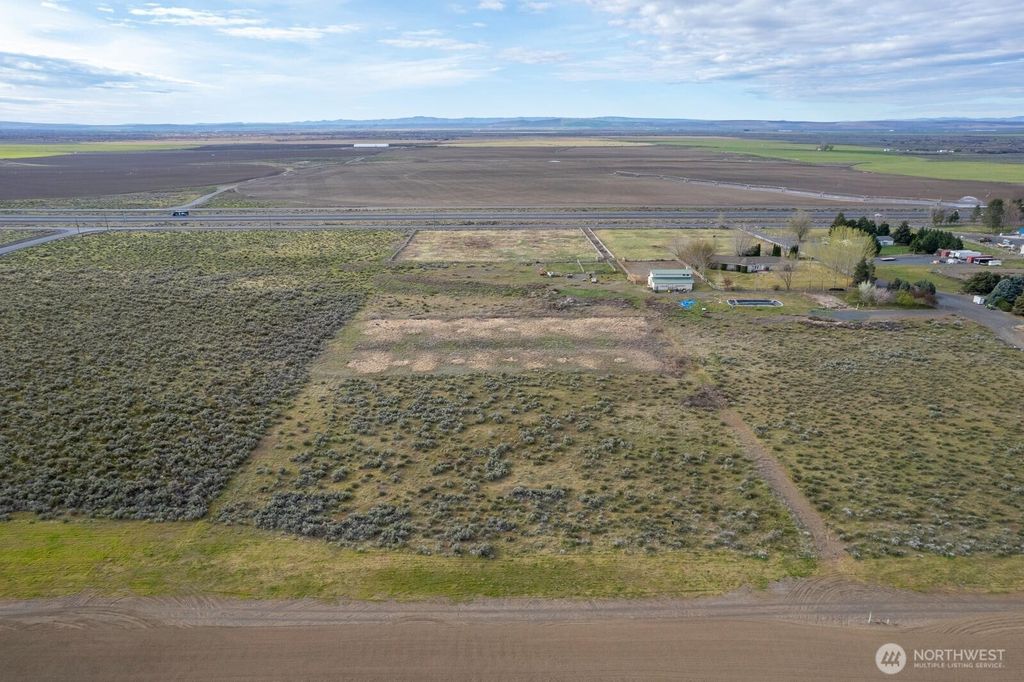 Photo of 5200 NW N Frontage Road W, Ephrata, WA 98823 (MLS # 2501608)