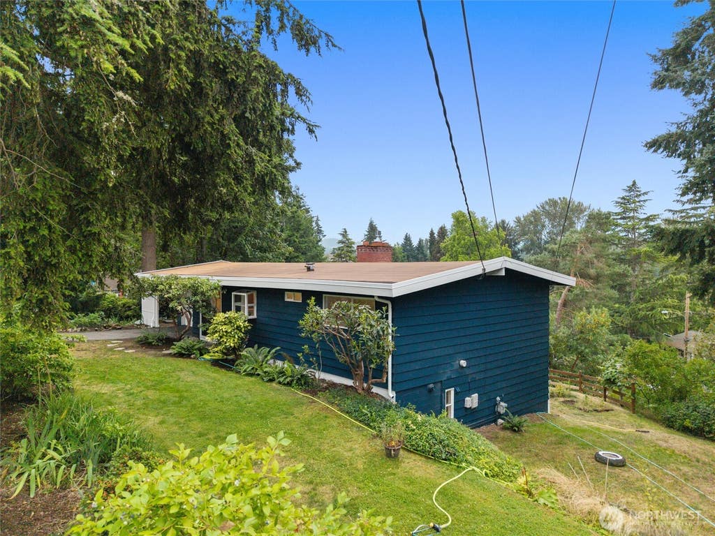 Photo of 15805 SE 12th Place, Bellevue, WA 98008 (MLS # 2551732)