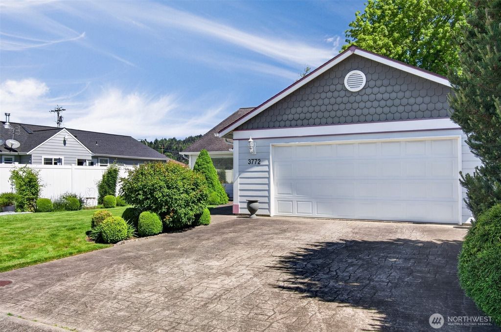 Photo of 3772 Gracie Place, Longview, WA 98632 (MLS # 2522131)