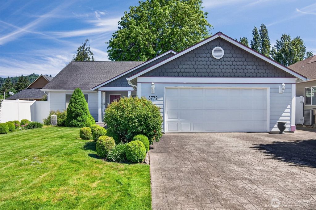 Photo of 3772 Gracie Place, Longview, WA 98632 (MLS # 2522131)