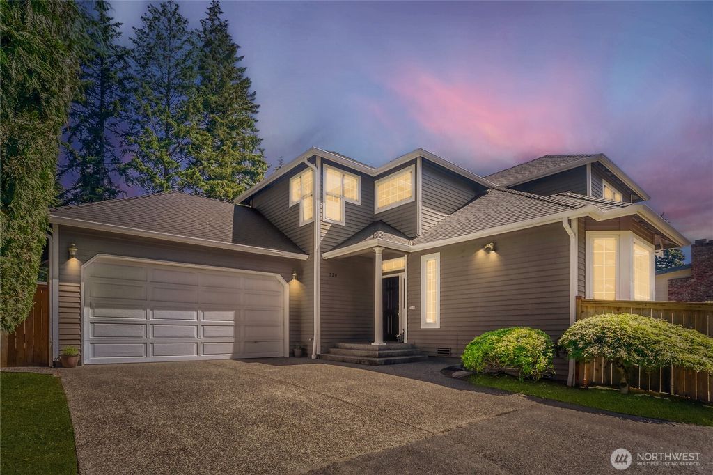 Photo of 724 N 190th Street, Shoreline, WA 98133 (MLS # 2552836)