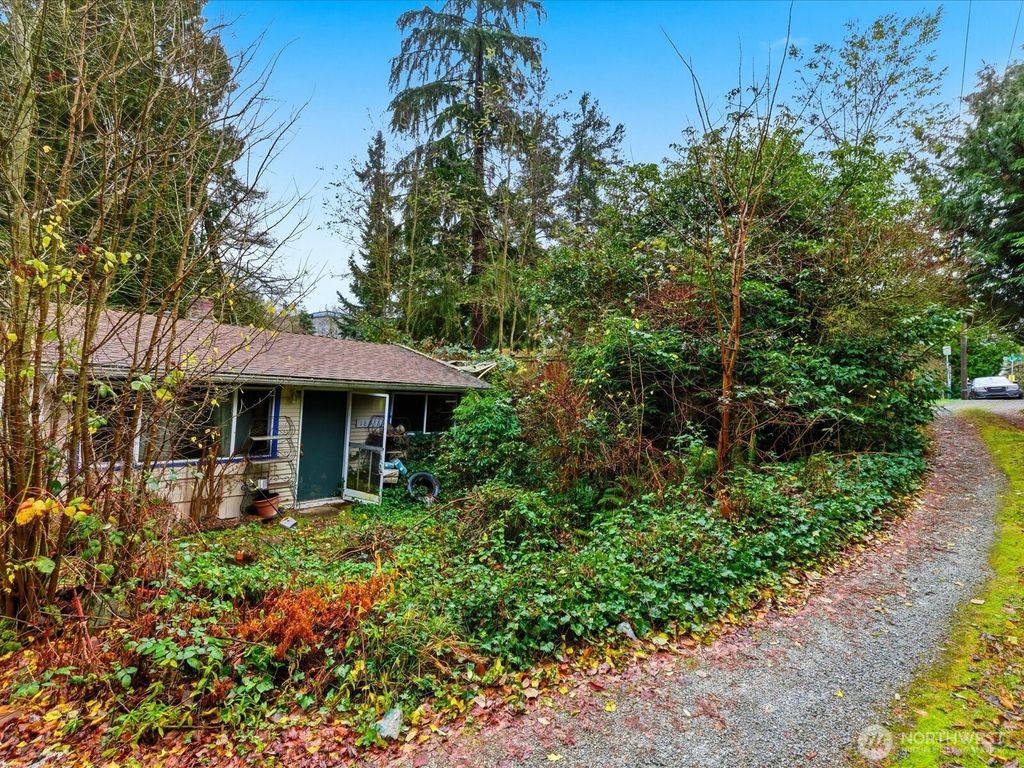 Photo of 18916 5th Avenue NE, Shoreline, WA 98155 (MLS # 2460288)