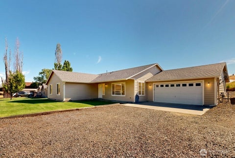 Photo of 107 S Hill Street, Weston, OR 97886 (MLS # 2551527)
