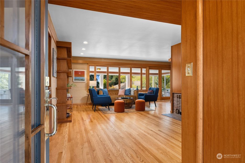 Photo of 3525 43rd Avenue W, Seattle, WA 98199 (MLS # 2212592)