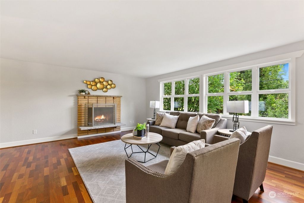 Photo of 2830 216th Avenue SE, Sammamish, WA 98075 (MLS # 2232383)