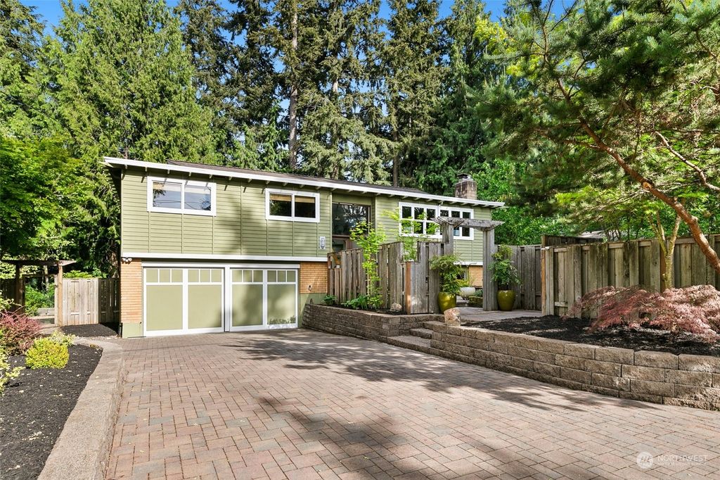 Photo of 2830 216th Avenue SE, Sammamish, WA 98075 (MLS # 2232383)