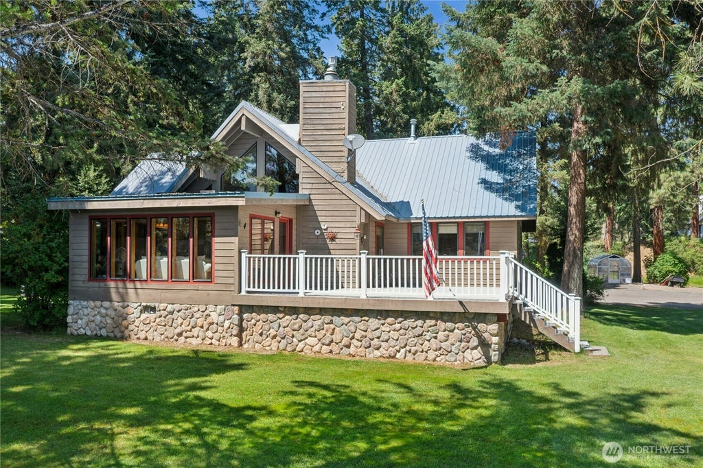 Photo of 1093 Wood Duck Road, Cle Elum, WA 98922 (MLS # 2558233)