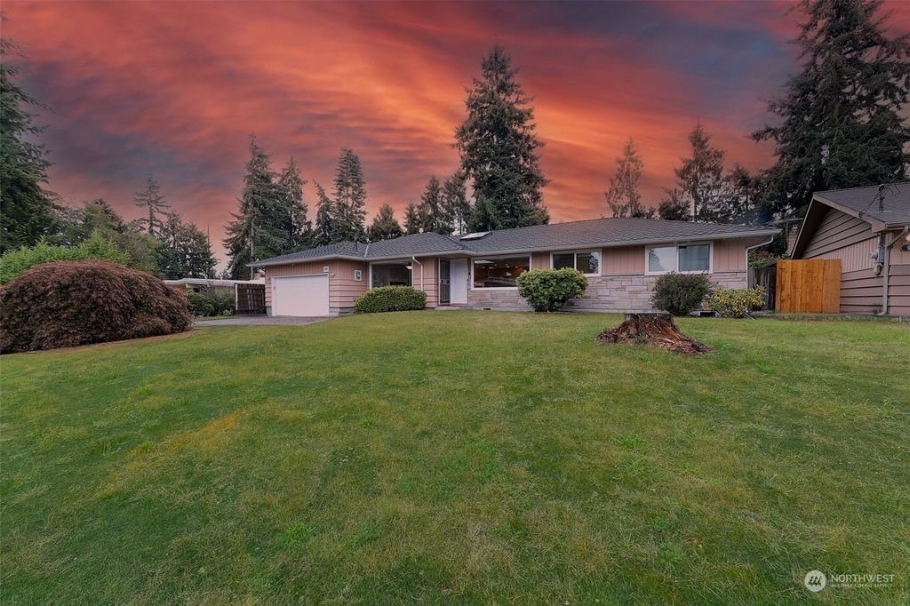 Photo of 1003 S 299th Place, Federal Way, WA 98003 (MLS # 2174800)